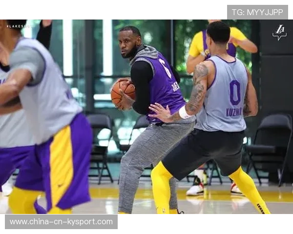 湖人队新季前训练营充满希望，湖人队内训练